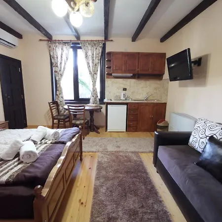 Guest house възрожденски комплекс чардакъ